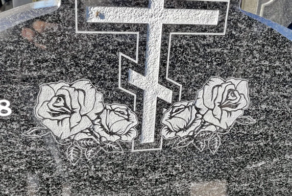 Шестиконечный крест с розами